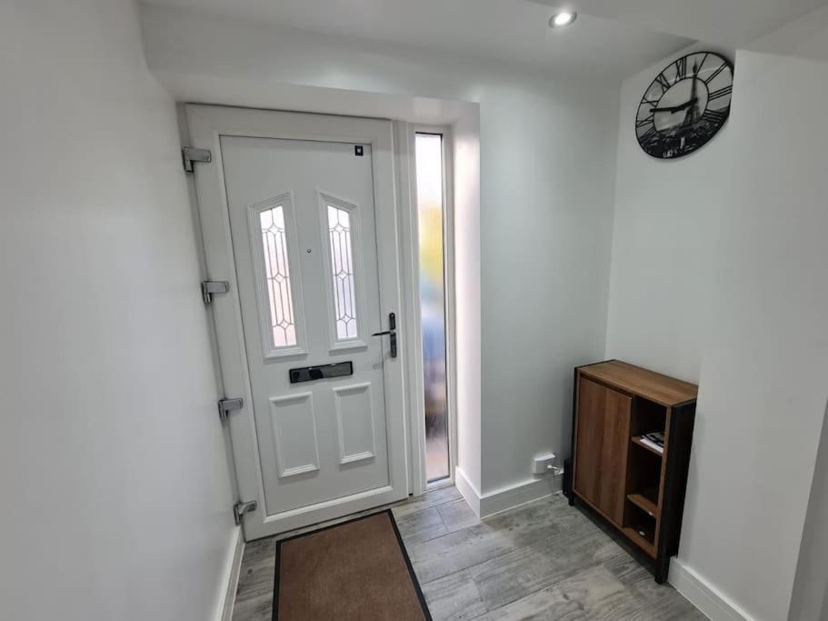 Elm Park Cheerful 4-Bedroom Holiday Home Hornchurch Esterno foto