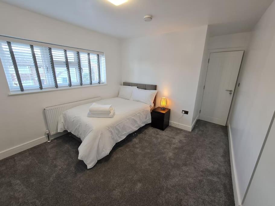 Elm Park Cheerful 4-Bedroom Holiday Home Hornchurch Esterno foto