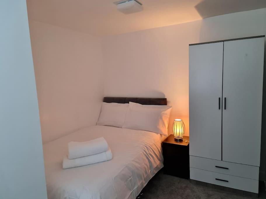 Elm Park Cheerful 4-Bedroom Holiday Home Hornchurch Esterno foto